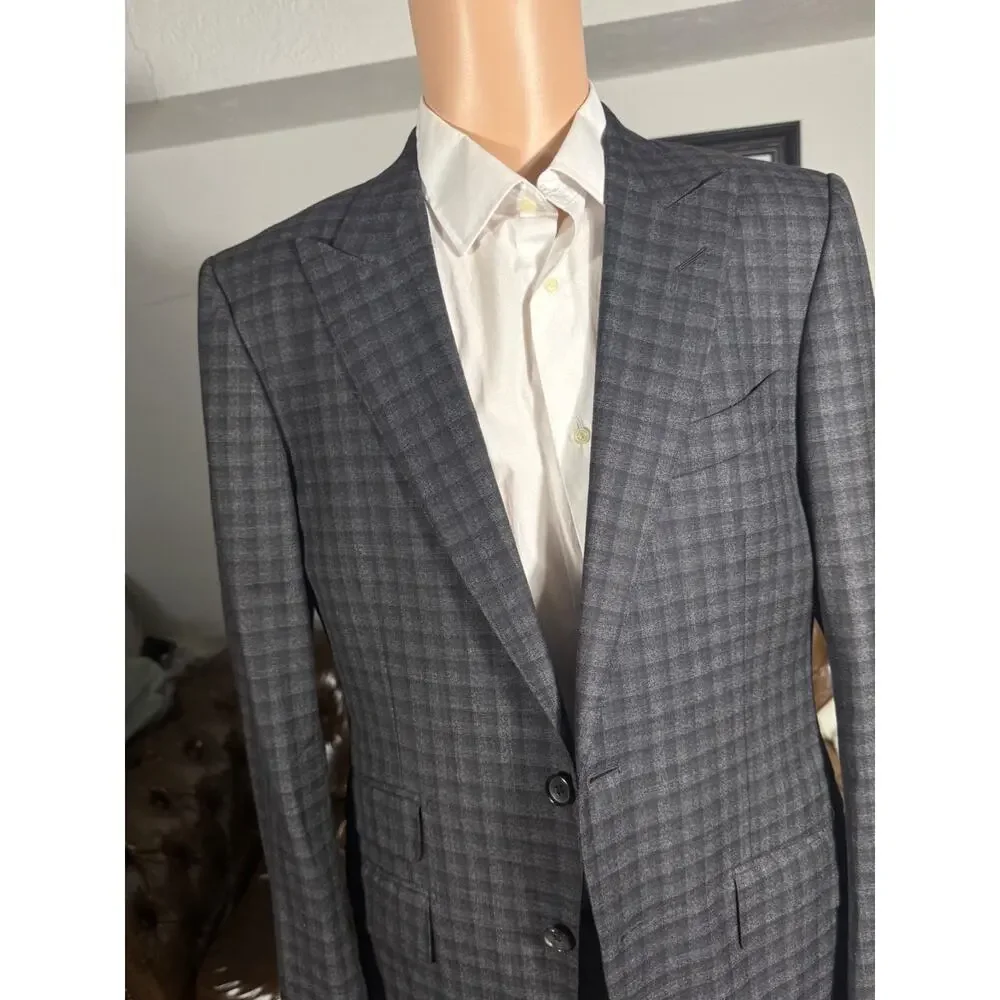 Tom Ford Plaid Charcoal 2pc Peak Lapel Suit 50R Italy 40R US 34x32 Trousers EUC